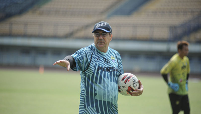 Robert Alberts Pelatih Persib Bandung